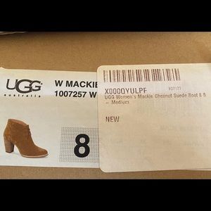 UGG MACKIE BOOT SIZE 8 NIB